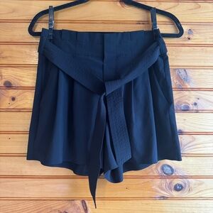 Athleta Black Skyline Il Paperbag Shorts 4 | Athleisure Sporty Chic Travel